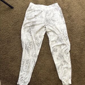 PAJAMA PANTS White and Gray Patterned Joggers